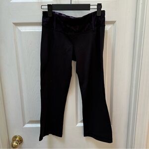 Lululemon black gather and grow cropped capri leggings flare 4